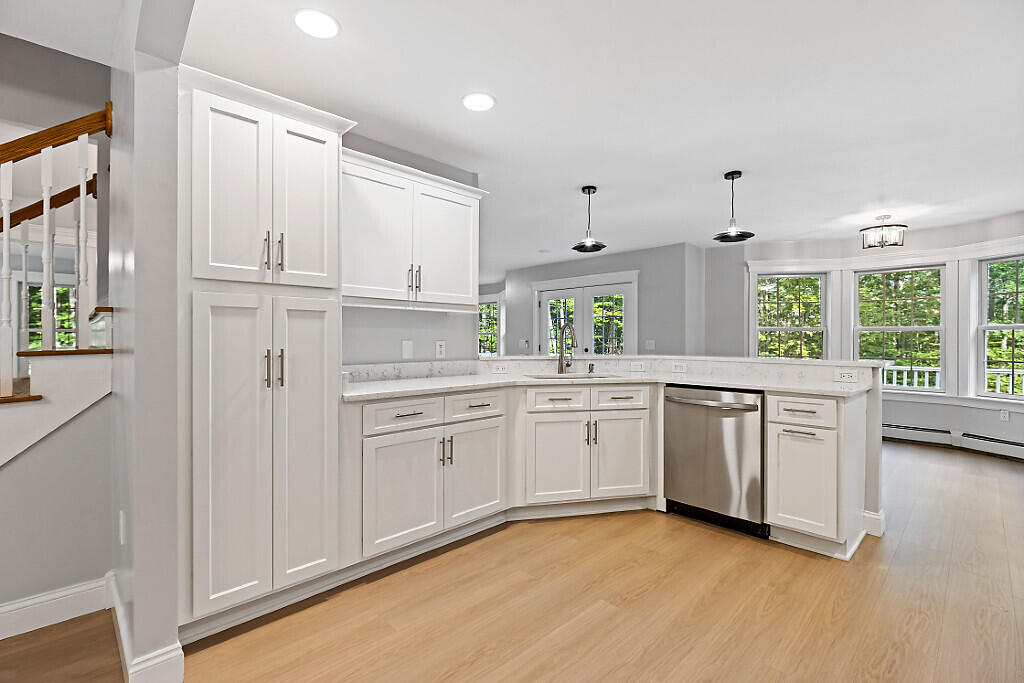 25 Lake Grove Lane