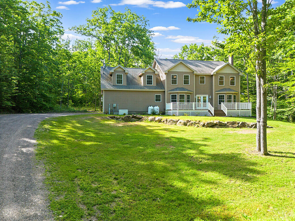 25 Lake Grove Lane