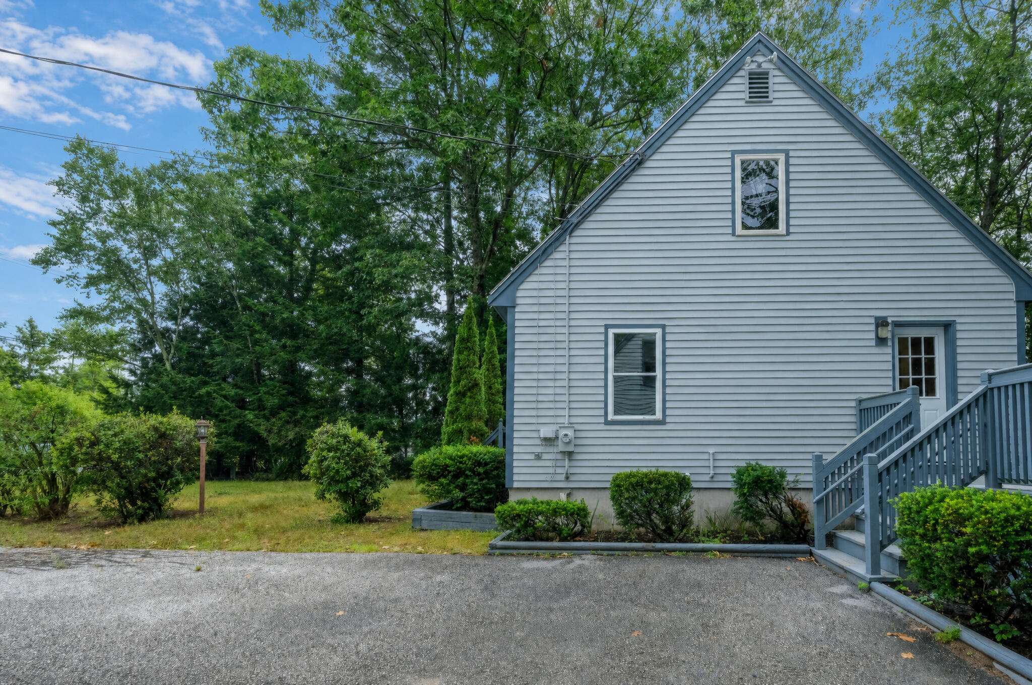 502 Ossipee Trail E