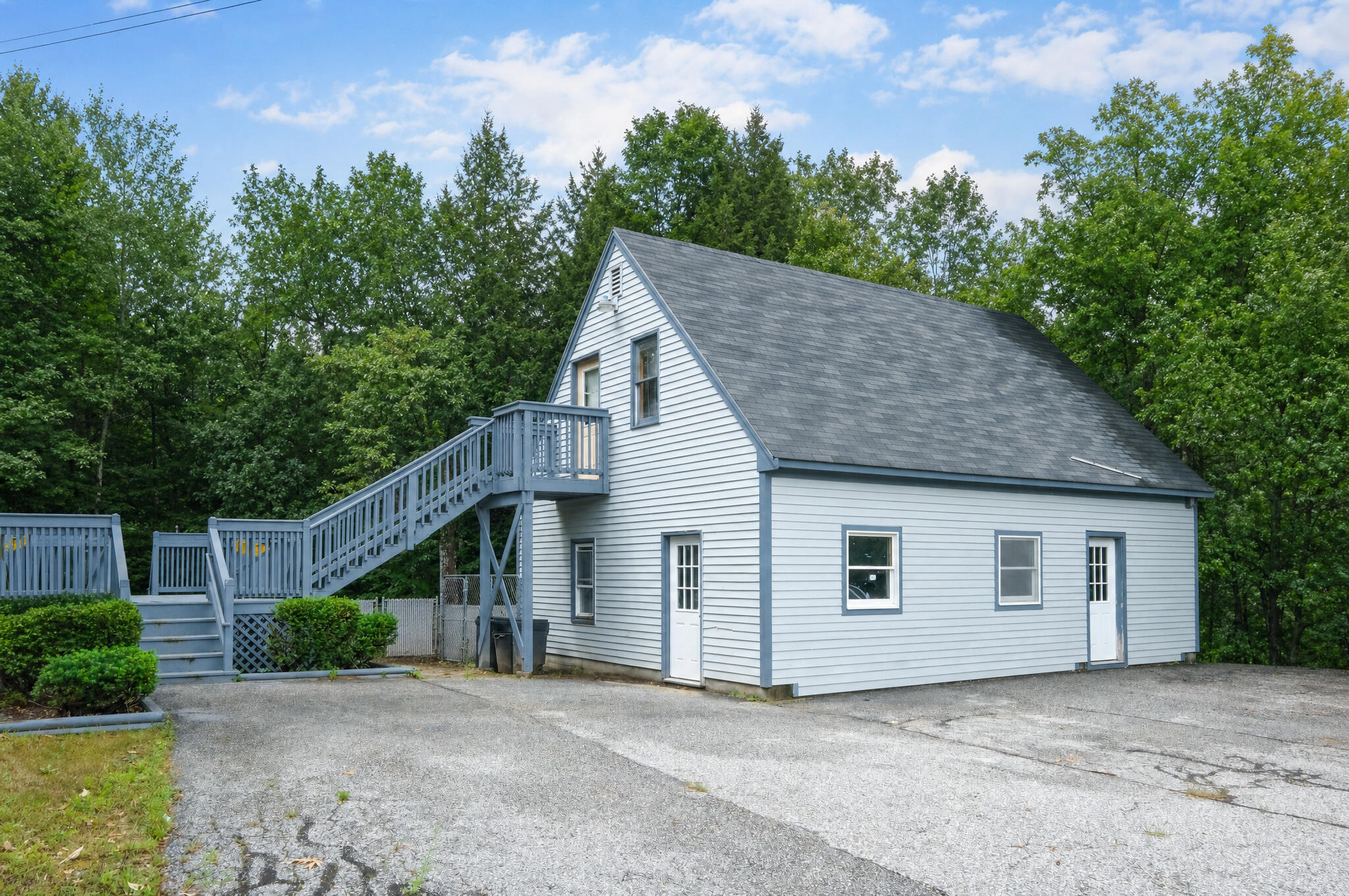 502 Ossipee Trail E