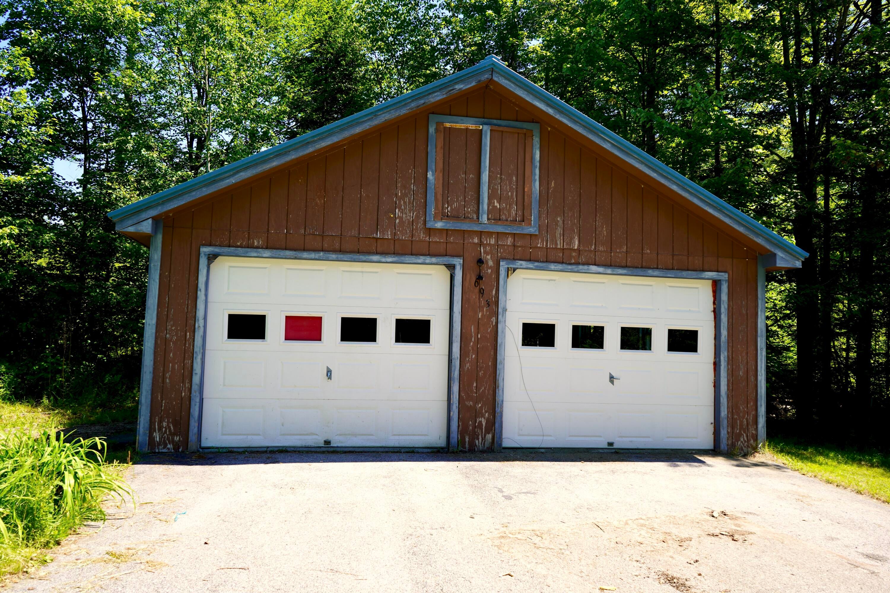 693 Canaan Road