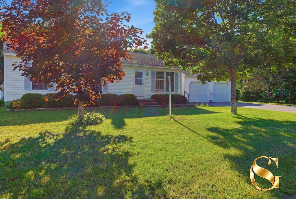 Photo of 16 Coville Road, Topsham, ME 04086 (MLS # 1667997)