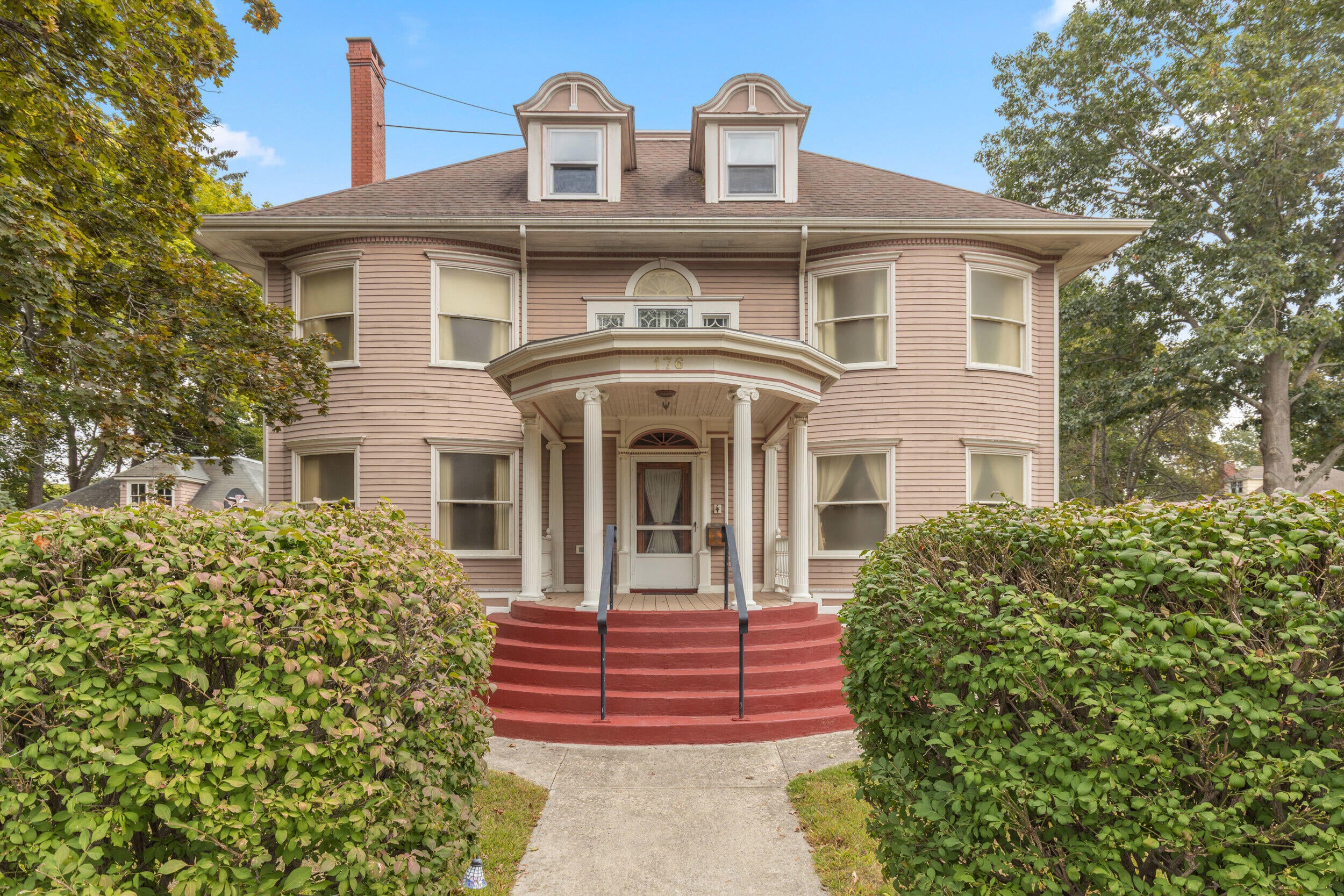 176 Mason Street