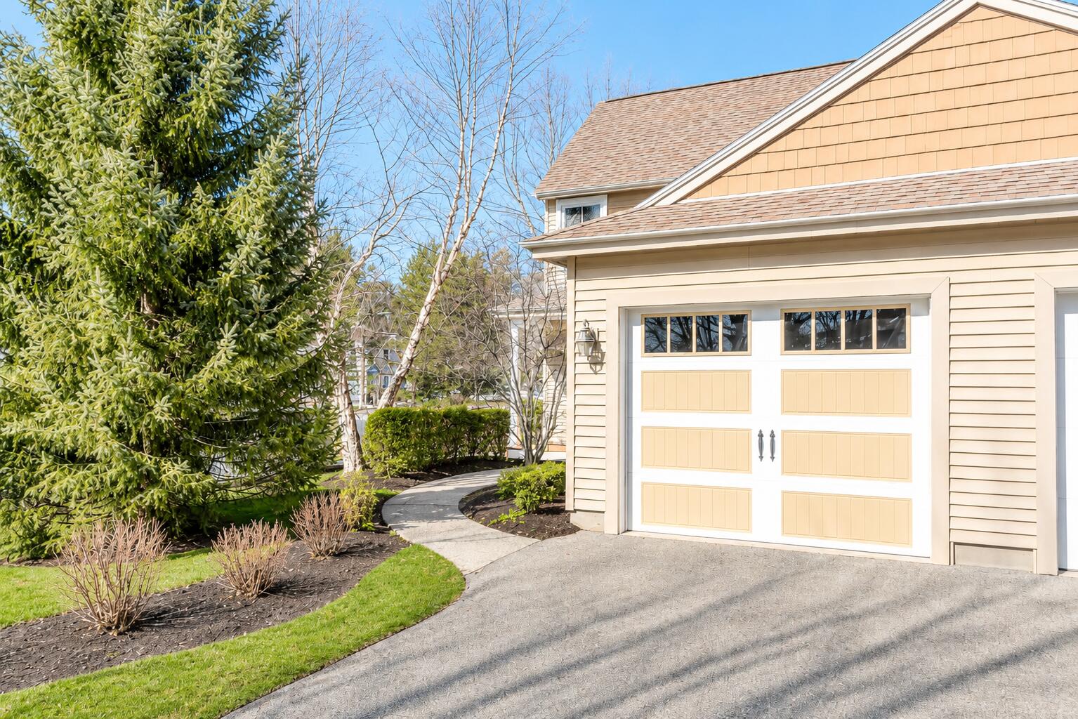2 Lexington Drive 2