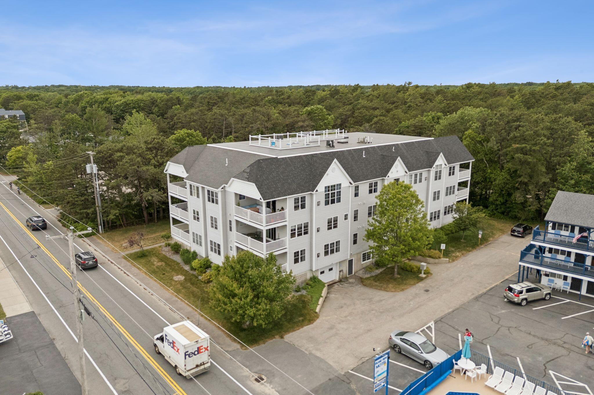 170 E Grand Avenue 8