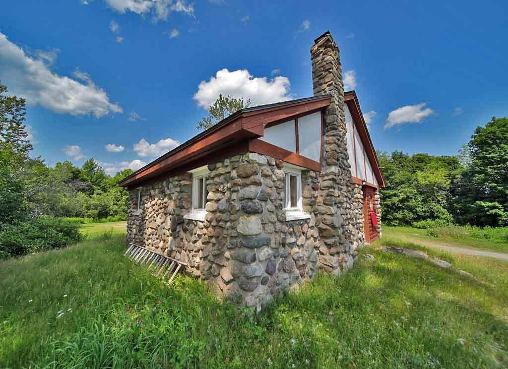 12 Stone House Drive