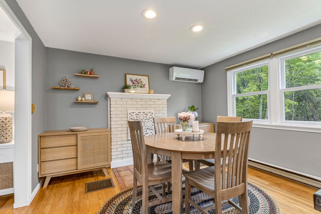 Photo of 27 Gail Lane, Yarmouth, ME 04096 (MLS # 1668335)