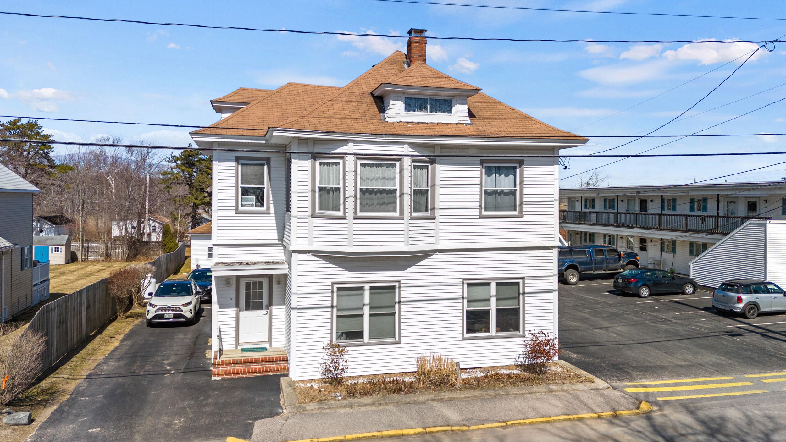 9 E Grand Avenue 12