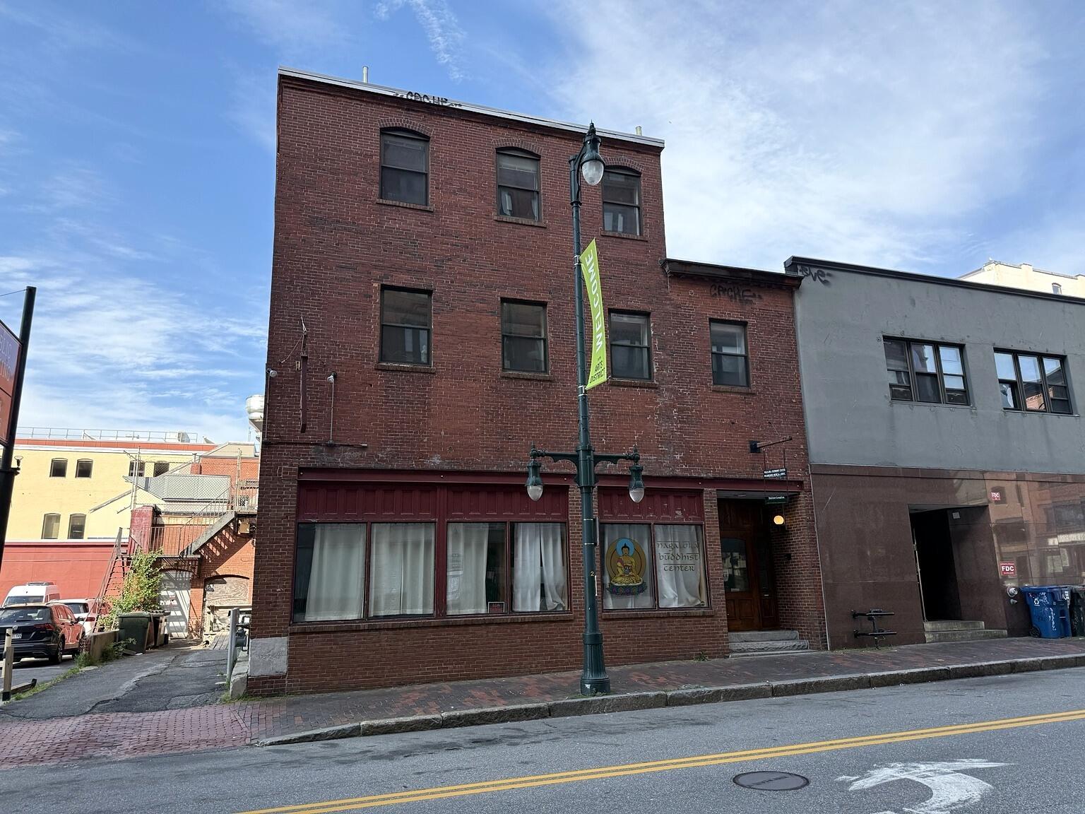 7 Forest Avenue