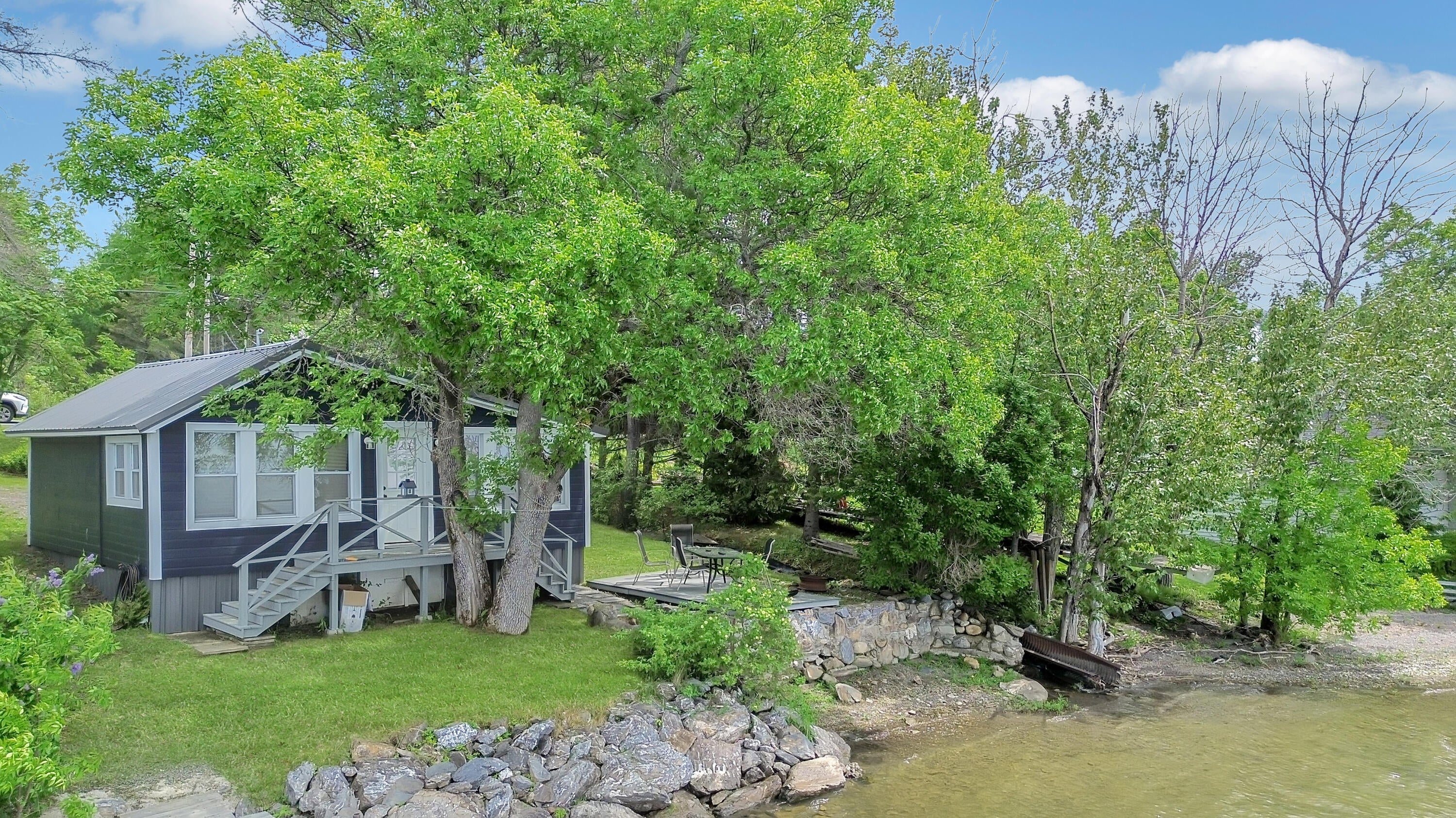 327 Lake Shore Road
