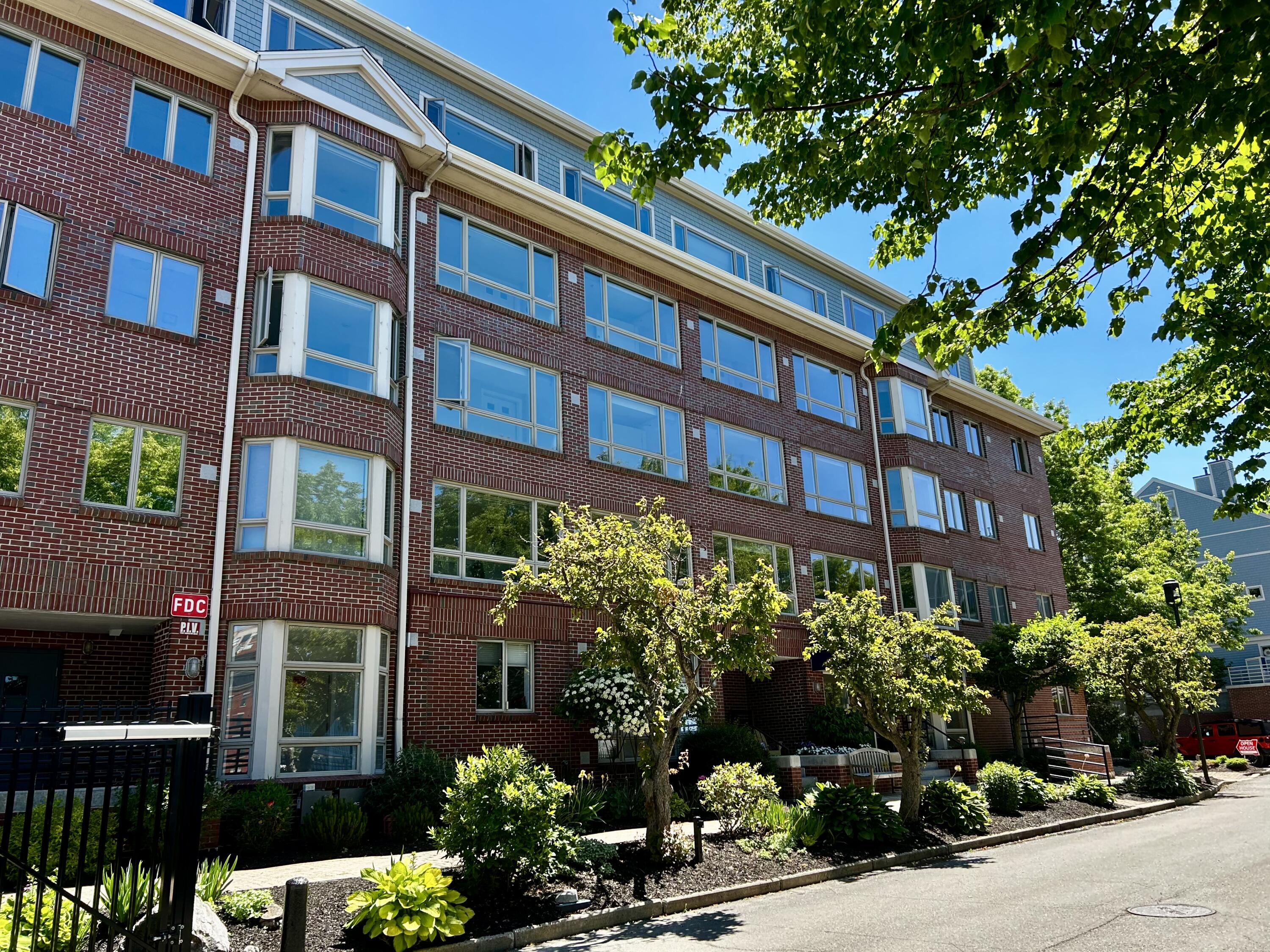 703 Chandlers Wharf 703