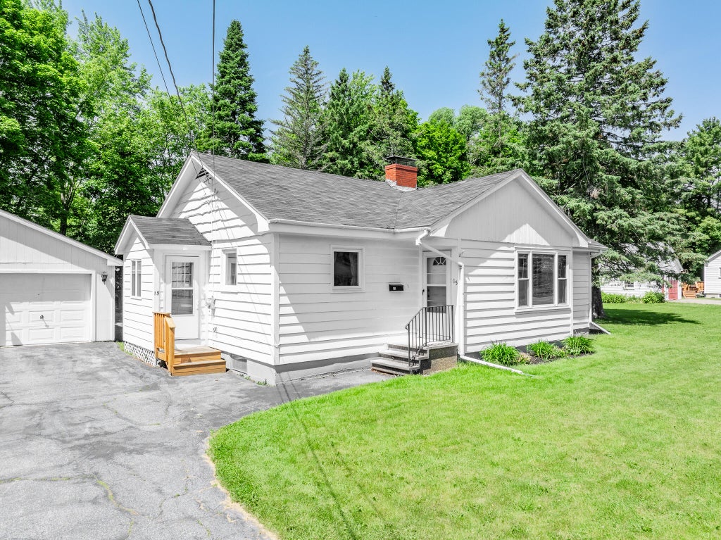 Photo of 15 Parkway N, Brewer, ME 04412 (MLS # 1666873)