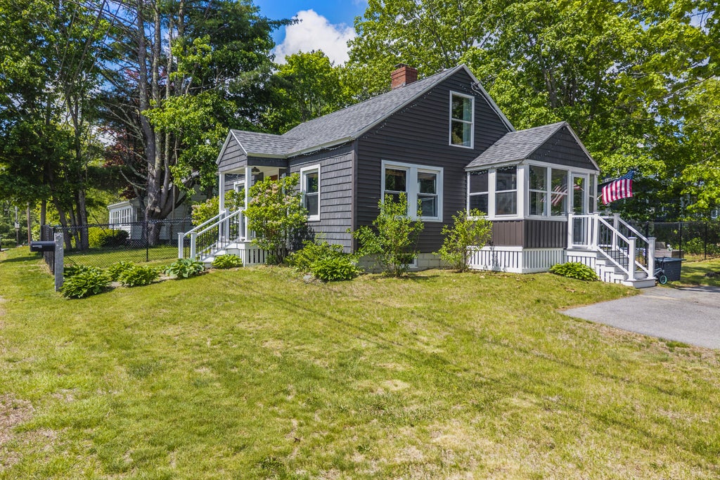 Photo of 8 Somerset Avenue, Old Orchard Beach, ME 04064 (MLS # 1664473)