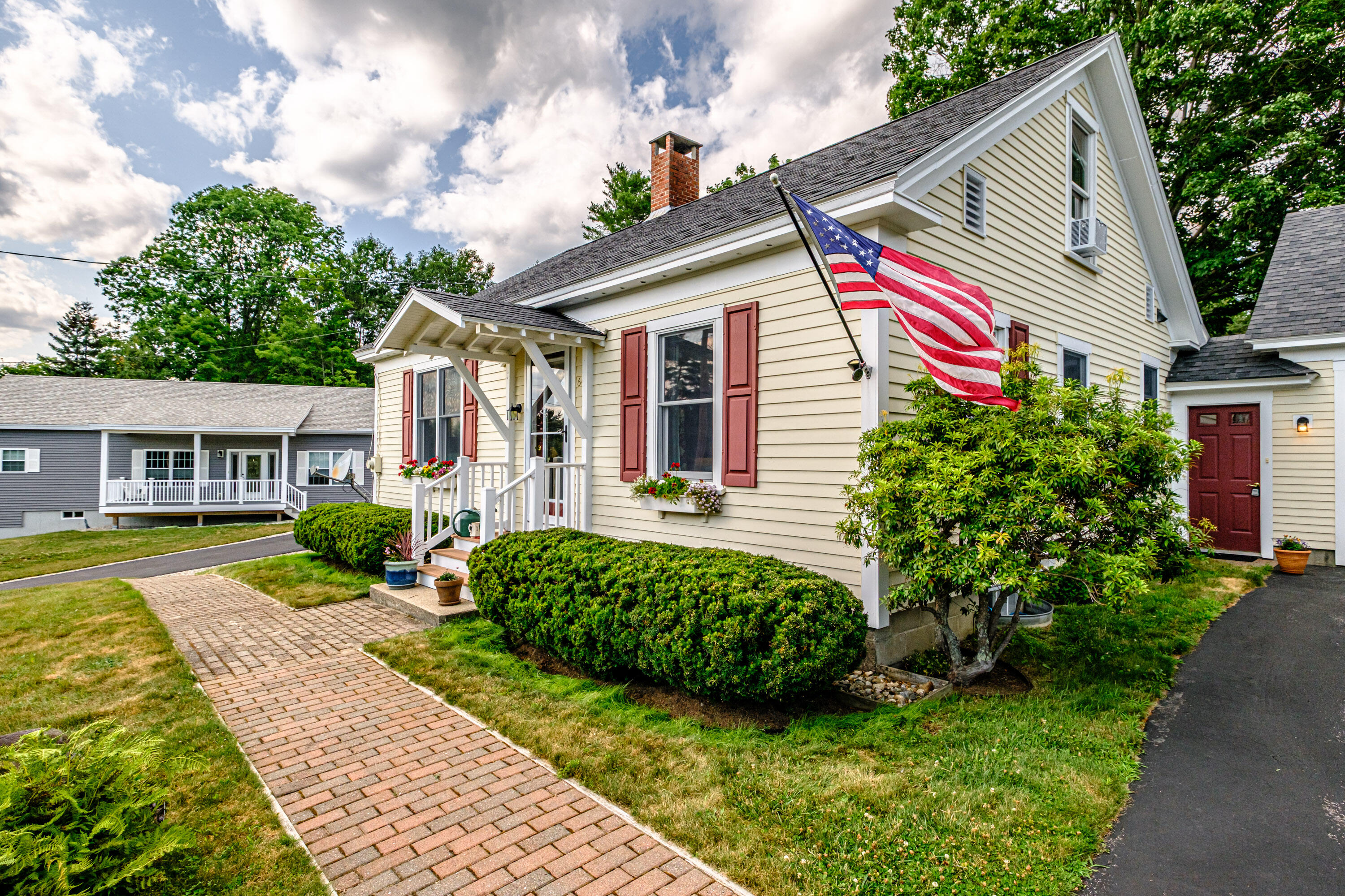 64 Paradise Road