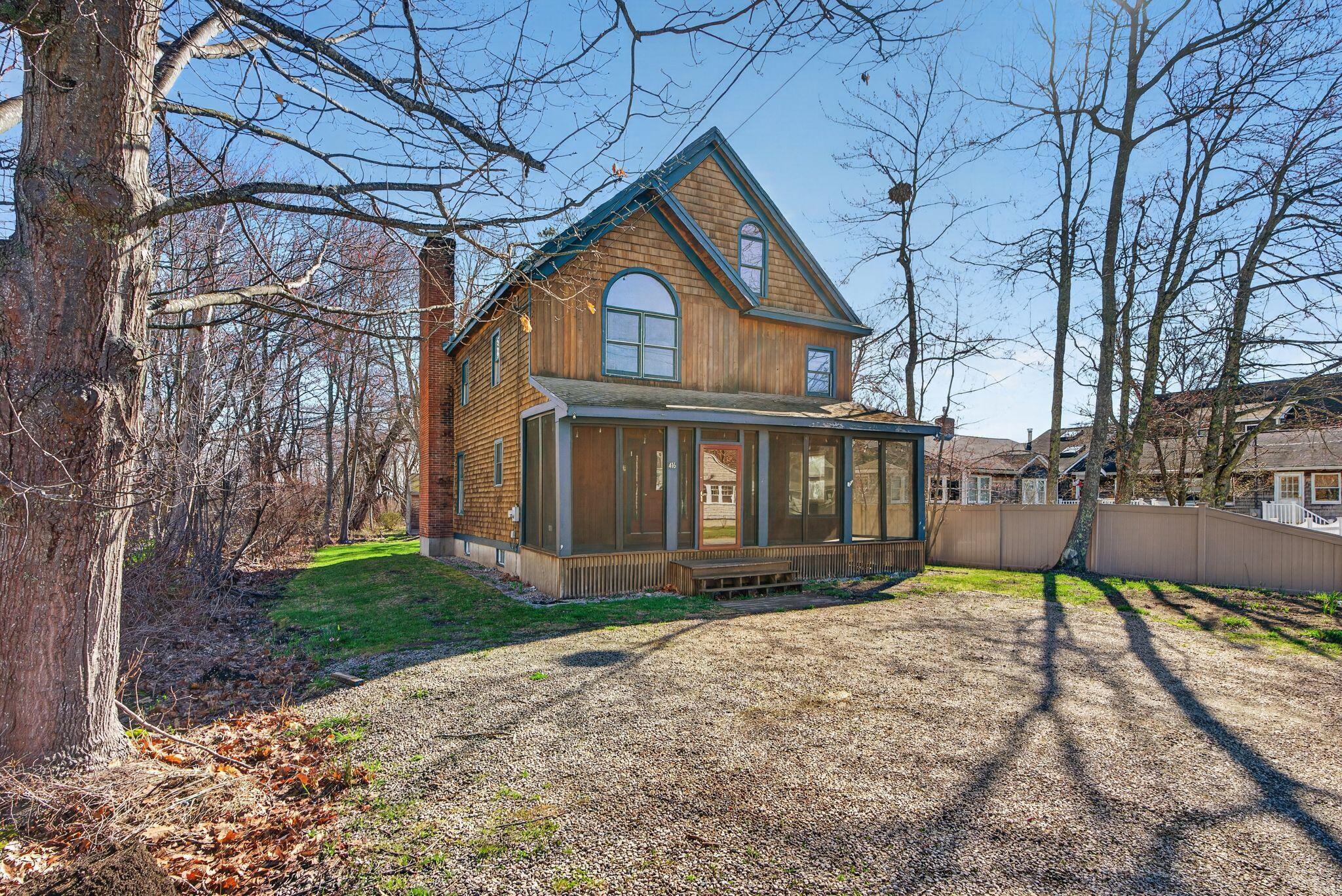 416 Drakes Island Road