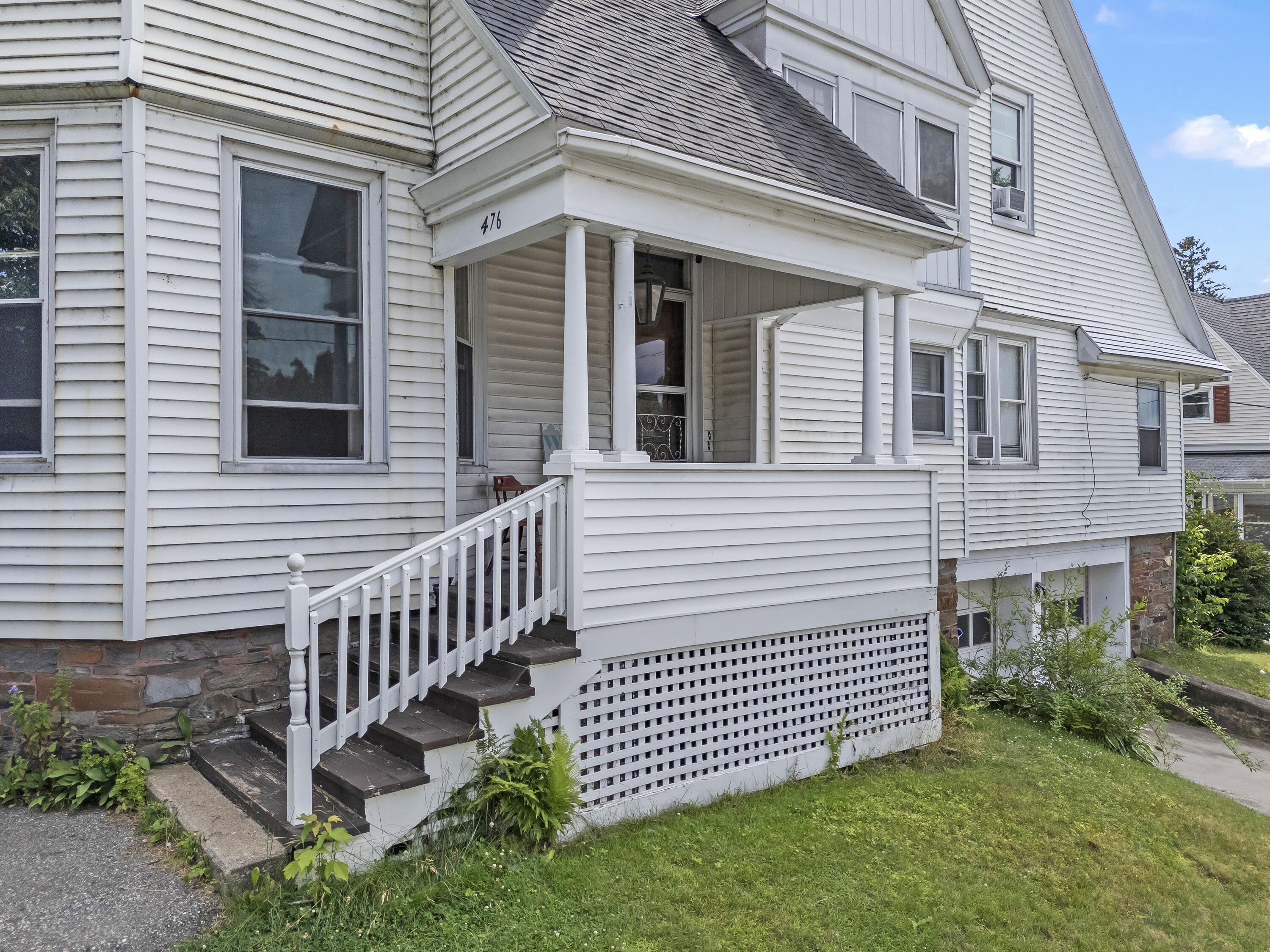 476 Main Street