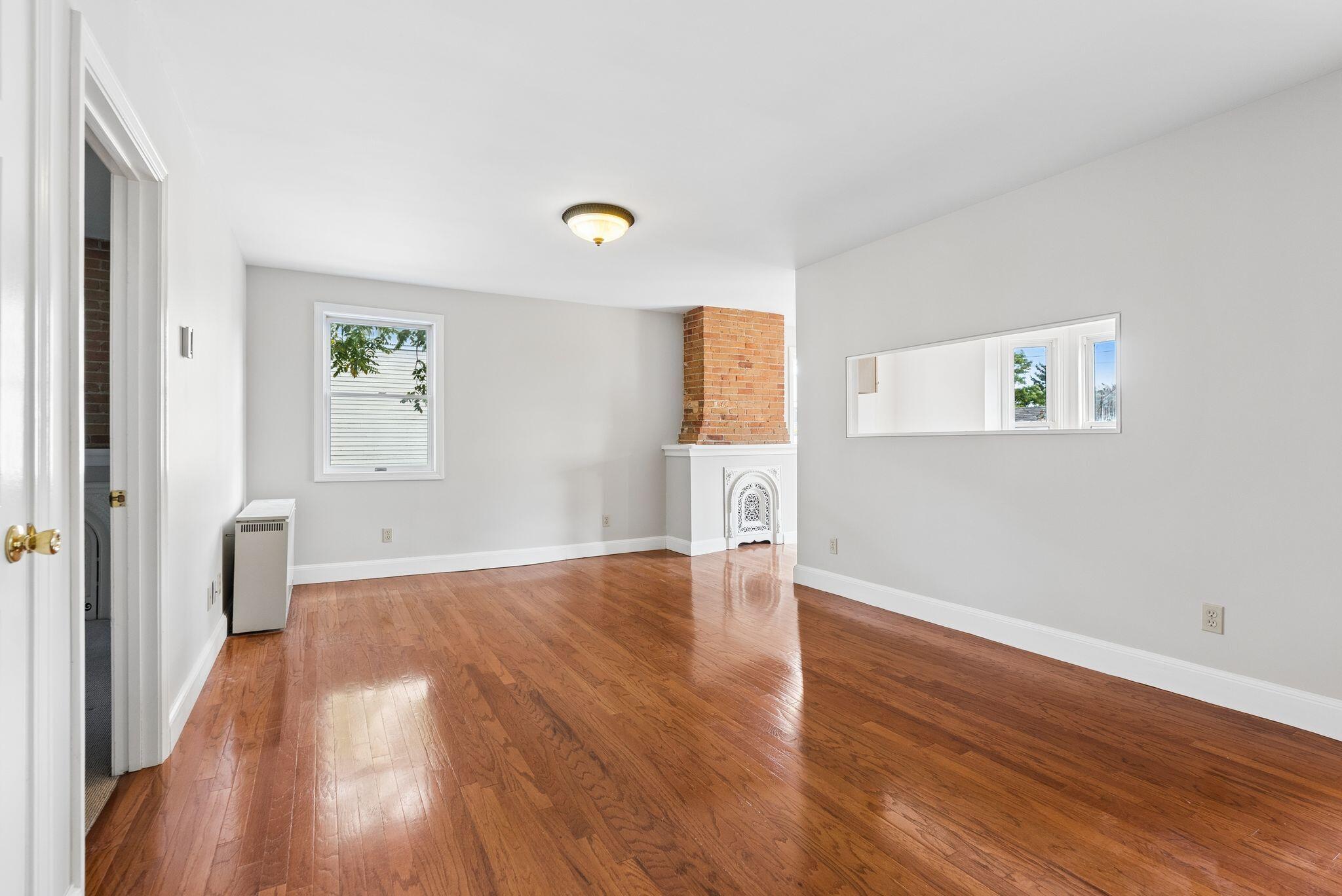 287 Spring Street 7