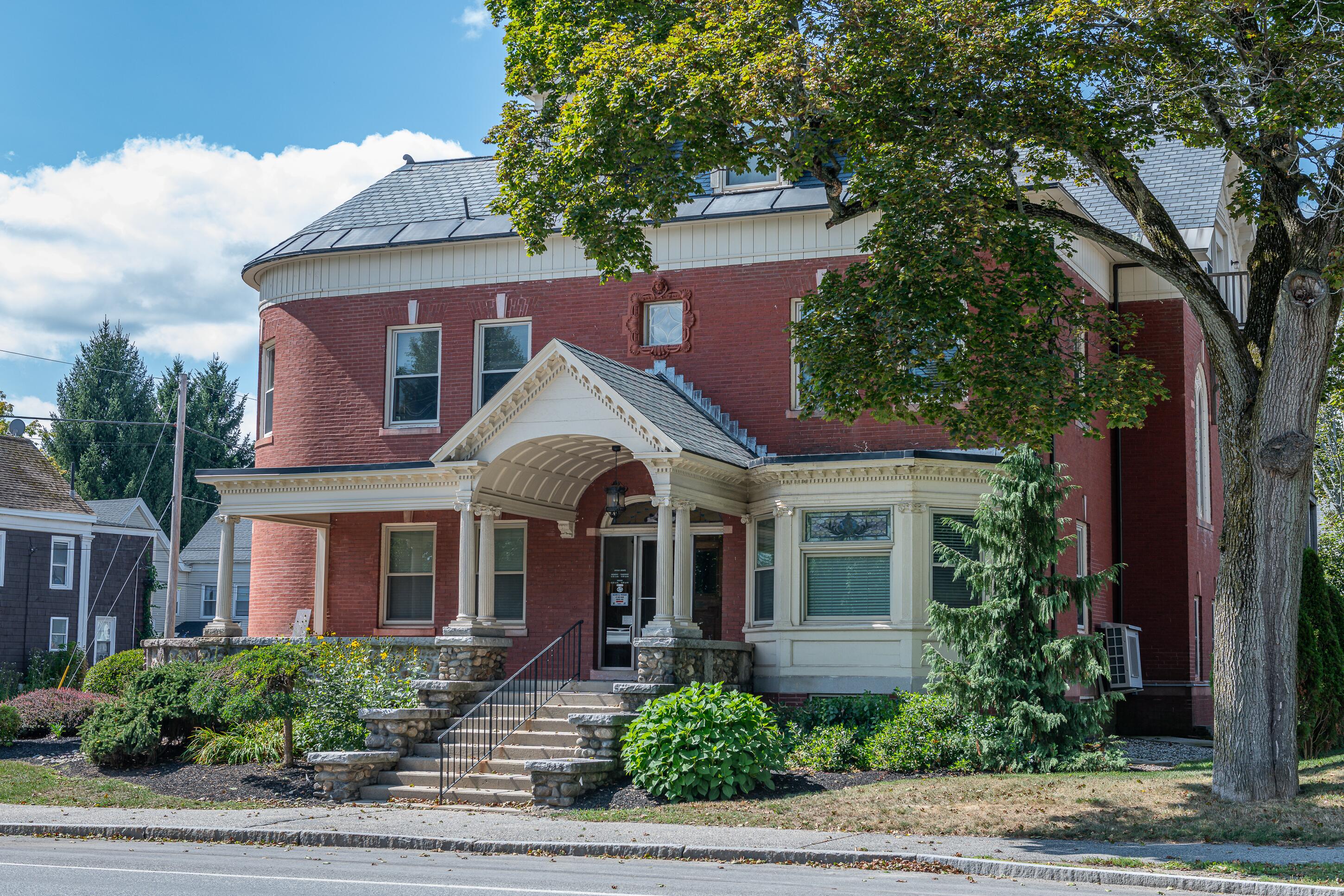 460 Main Street