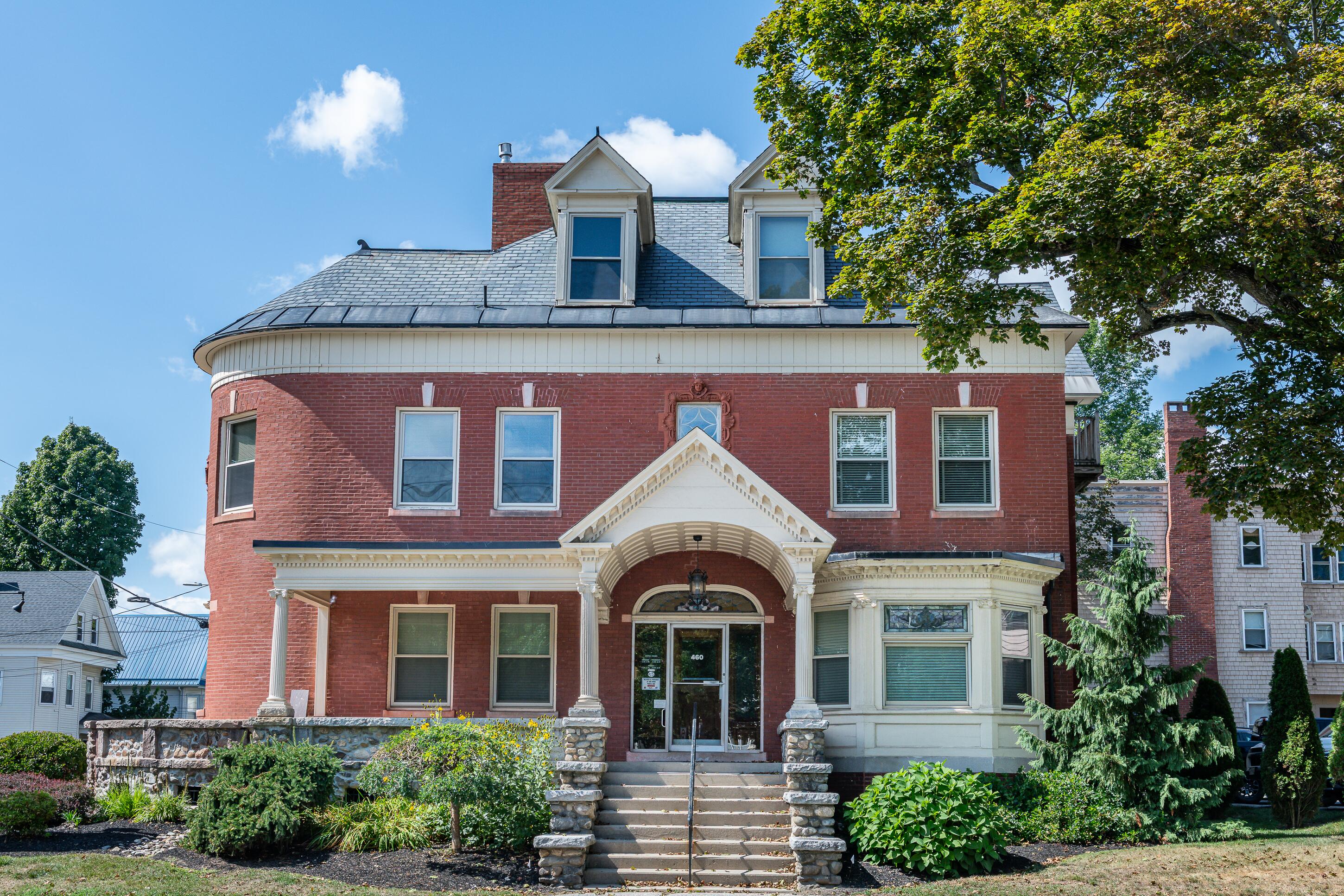 460 Main Street