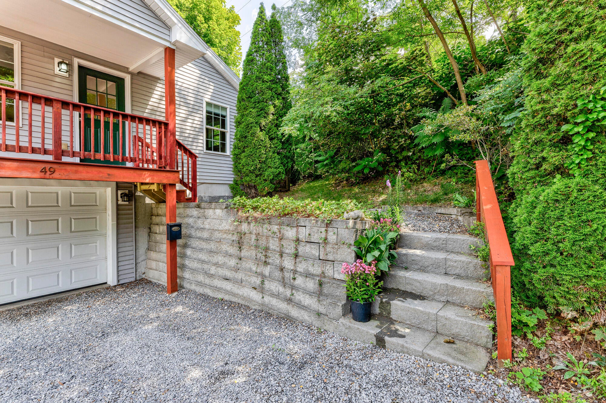 49 Oakdale Avenue