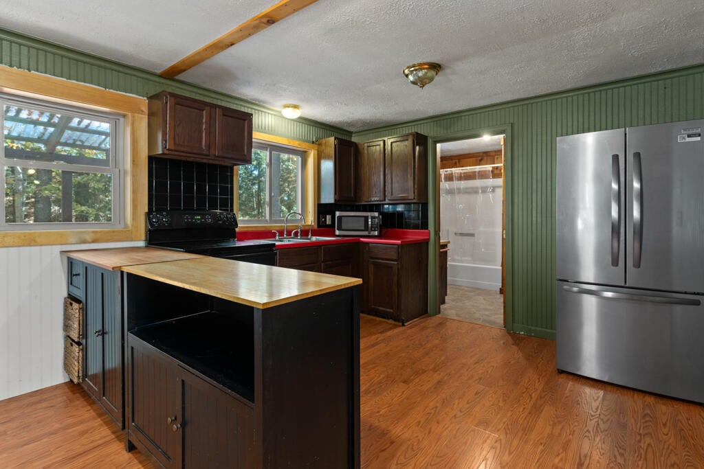 424 River Road