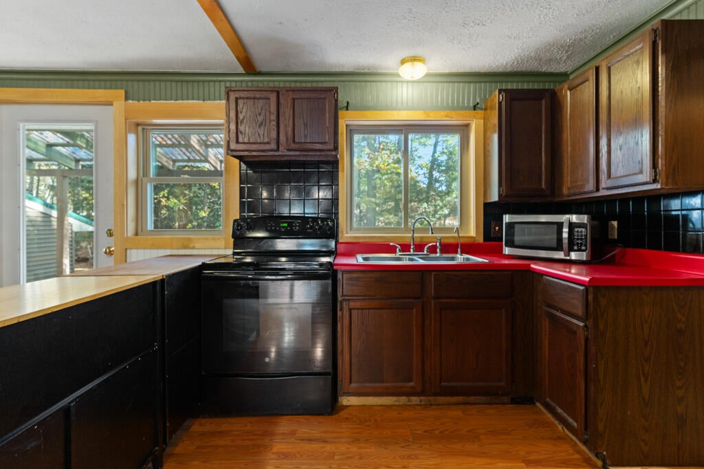 424 River Road