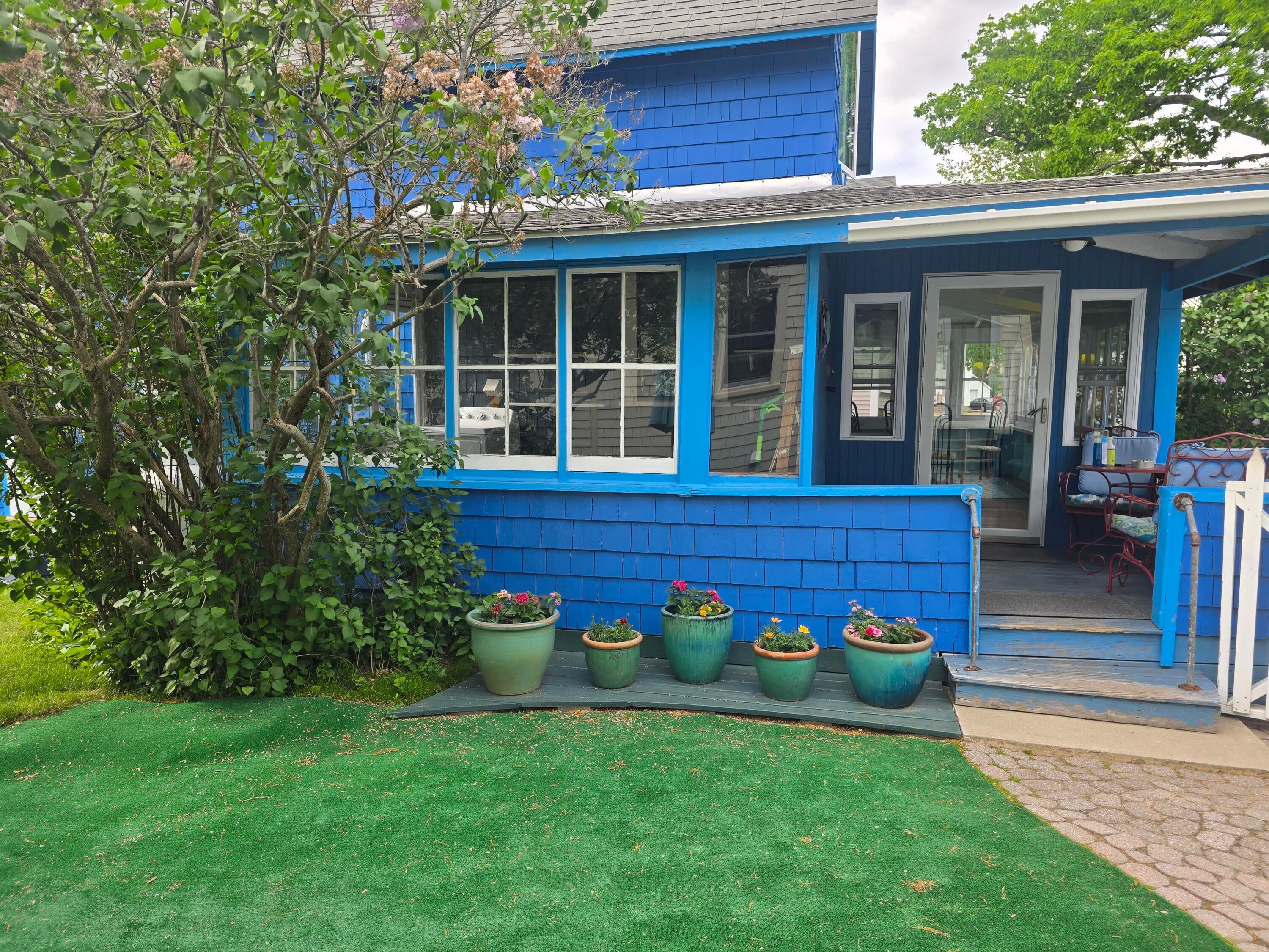 62 Evergreen Avenue