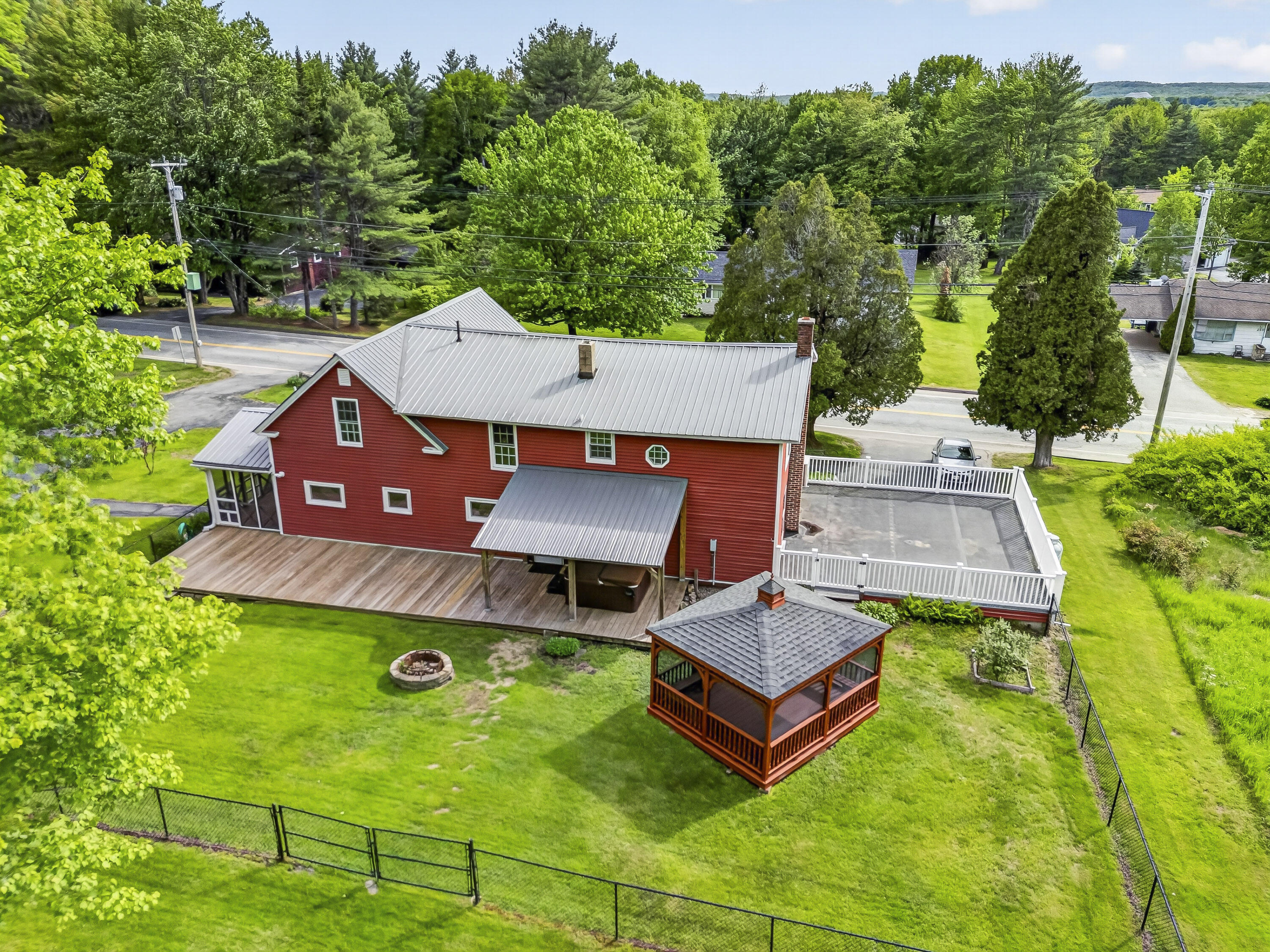 241 E Hardscrabble Road