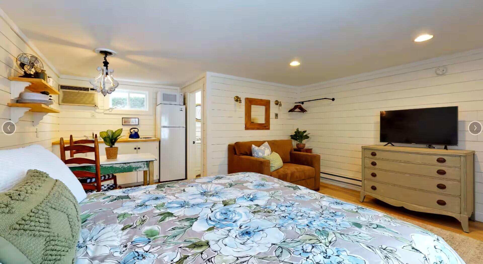 7 Bay Avenue 3