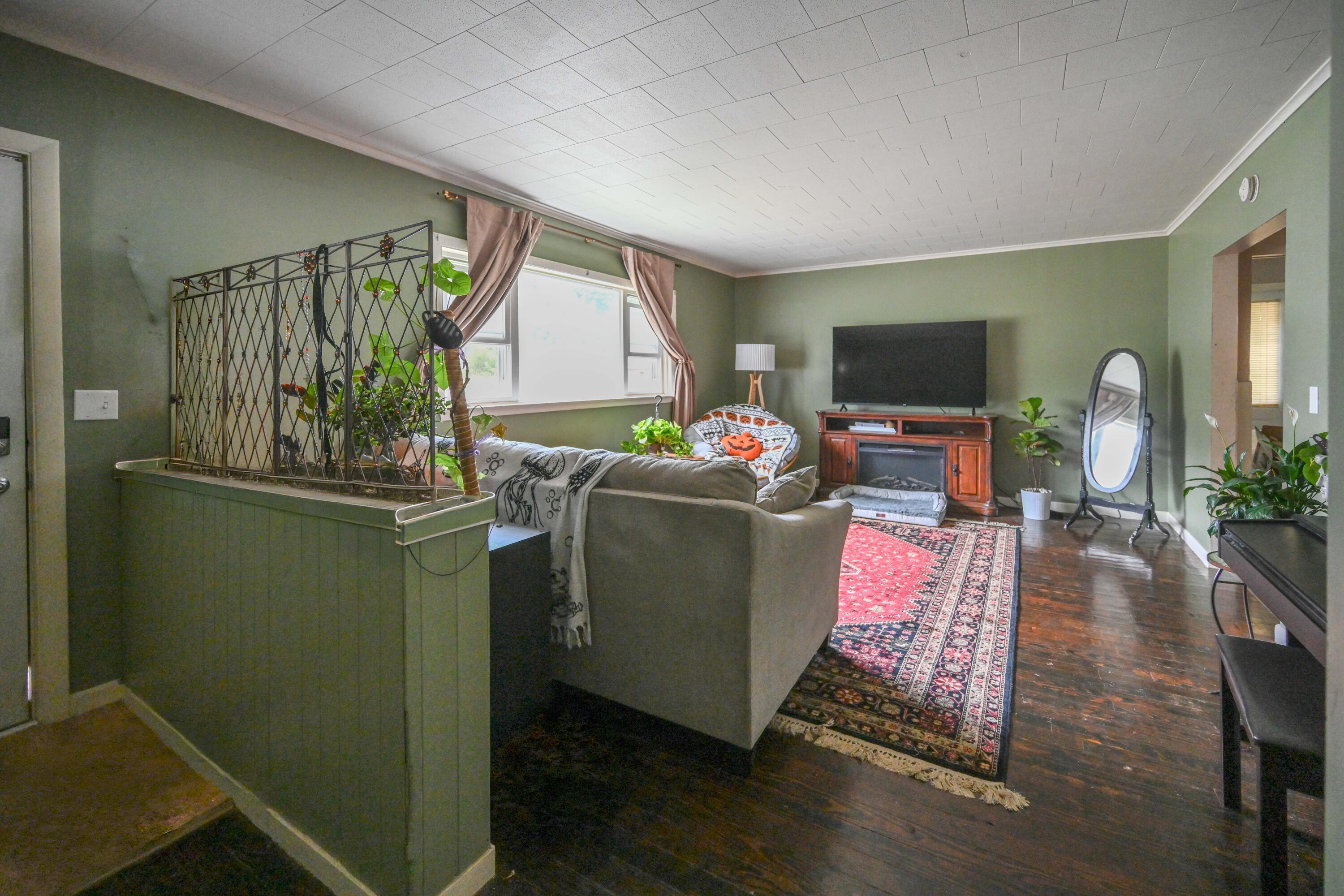 118 Gamage Avenue
