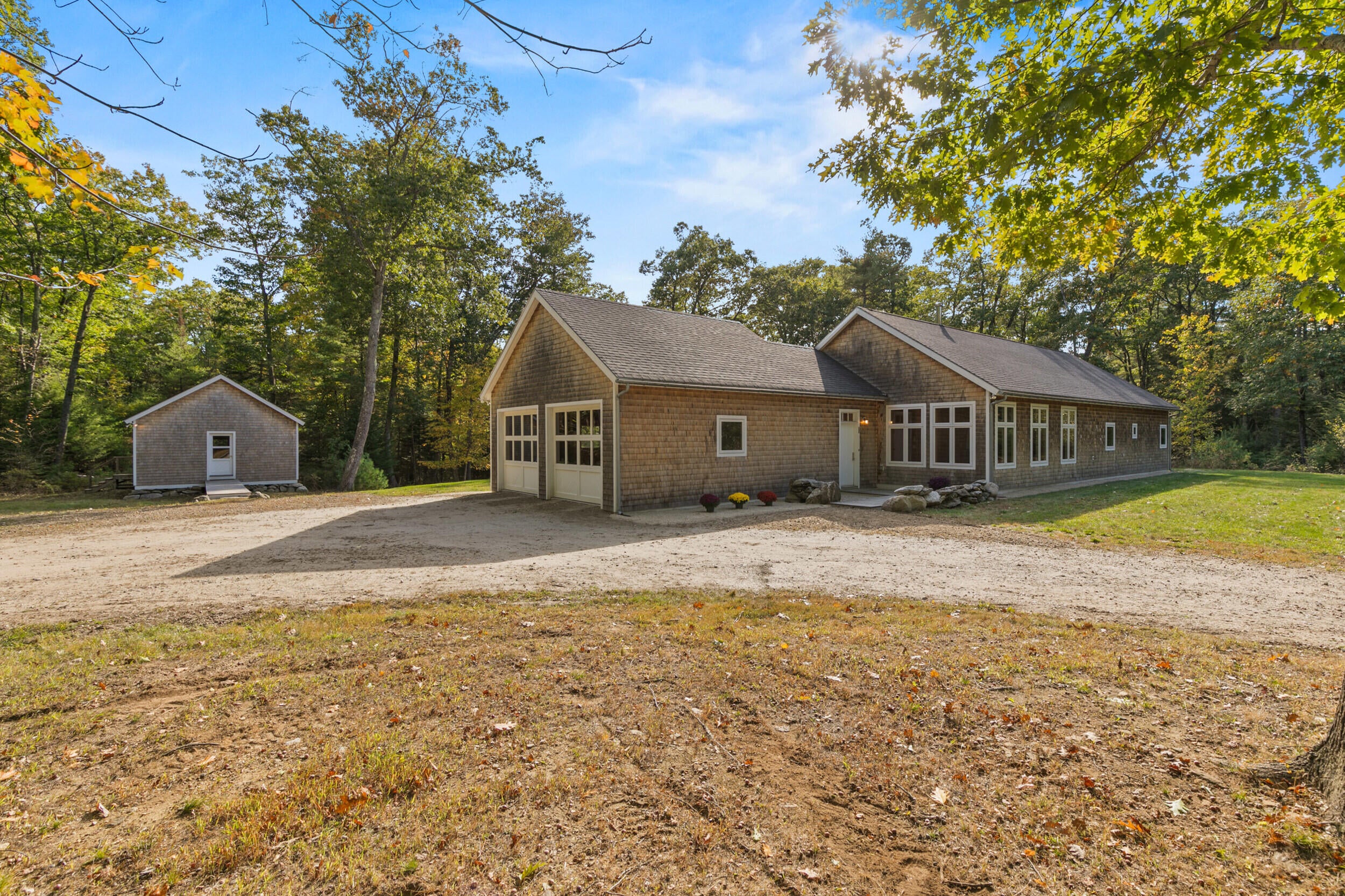 25 River Rock Lane