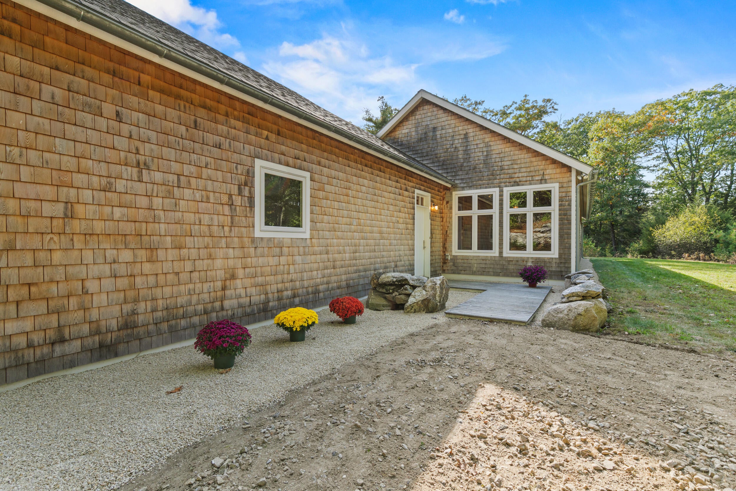 25 River Rock Lane