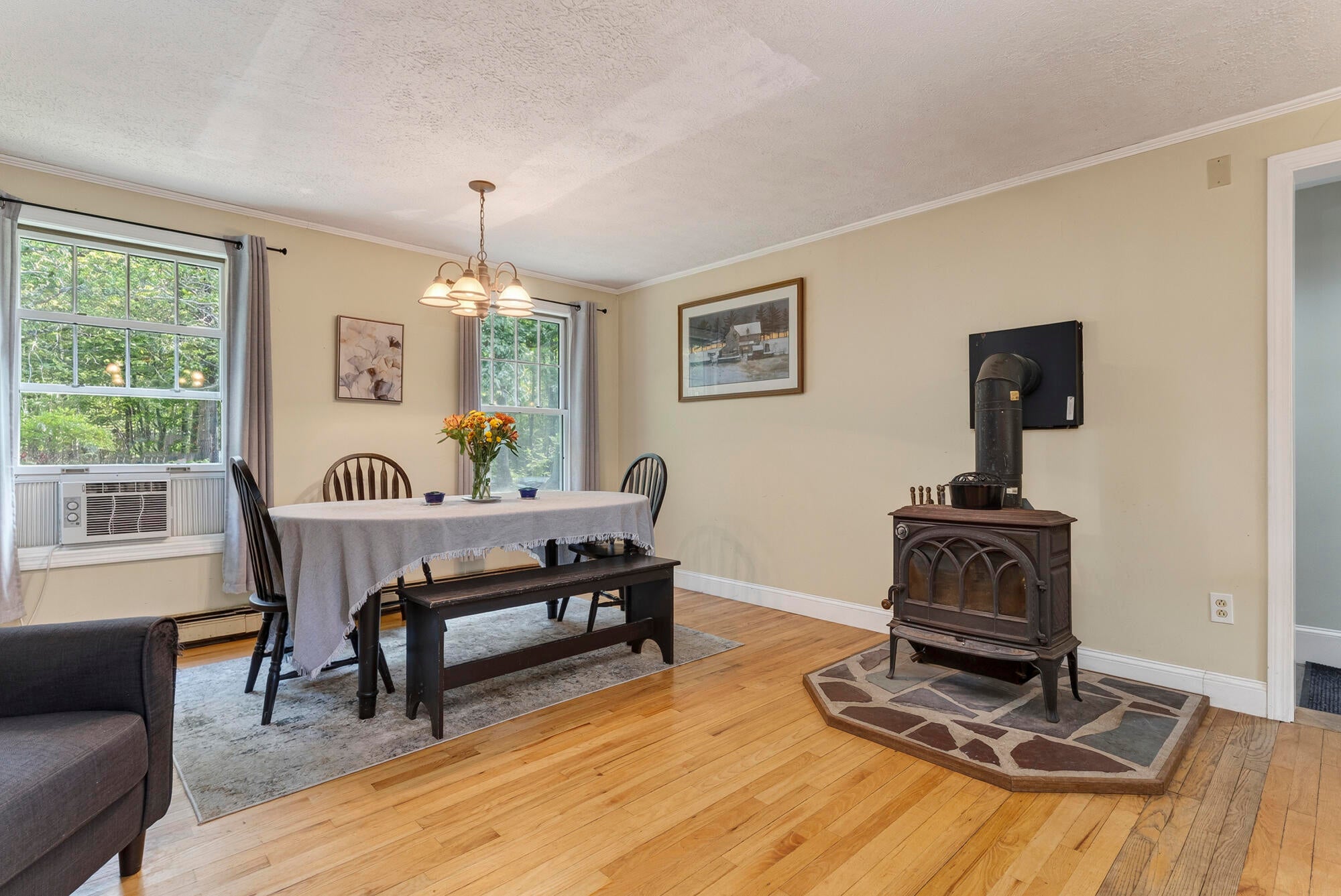 9 Standish Glen