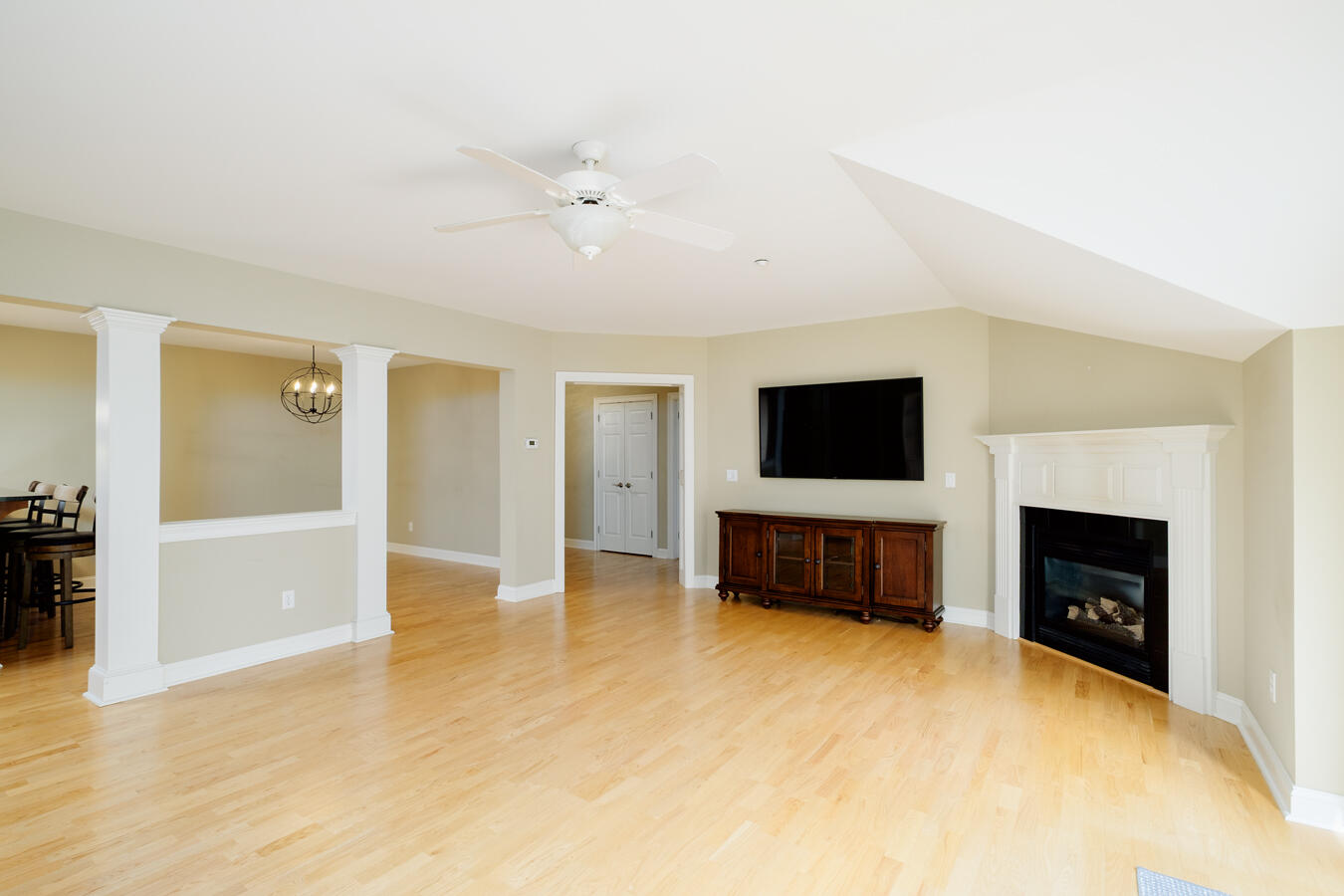100 Shepards Cove Road H305