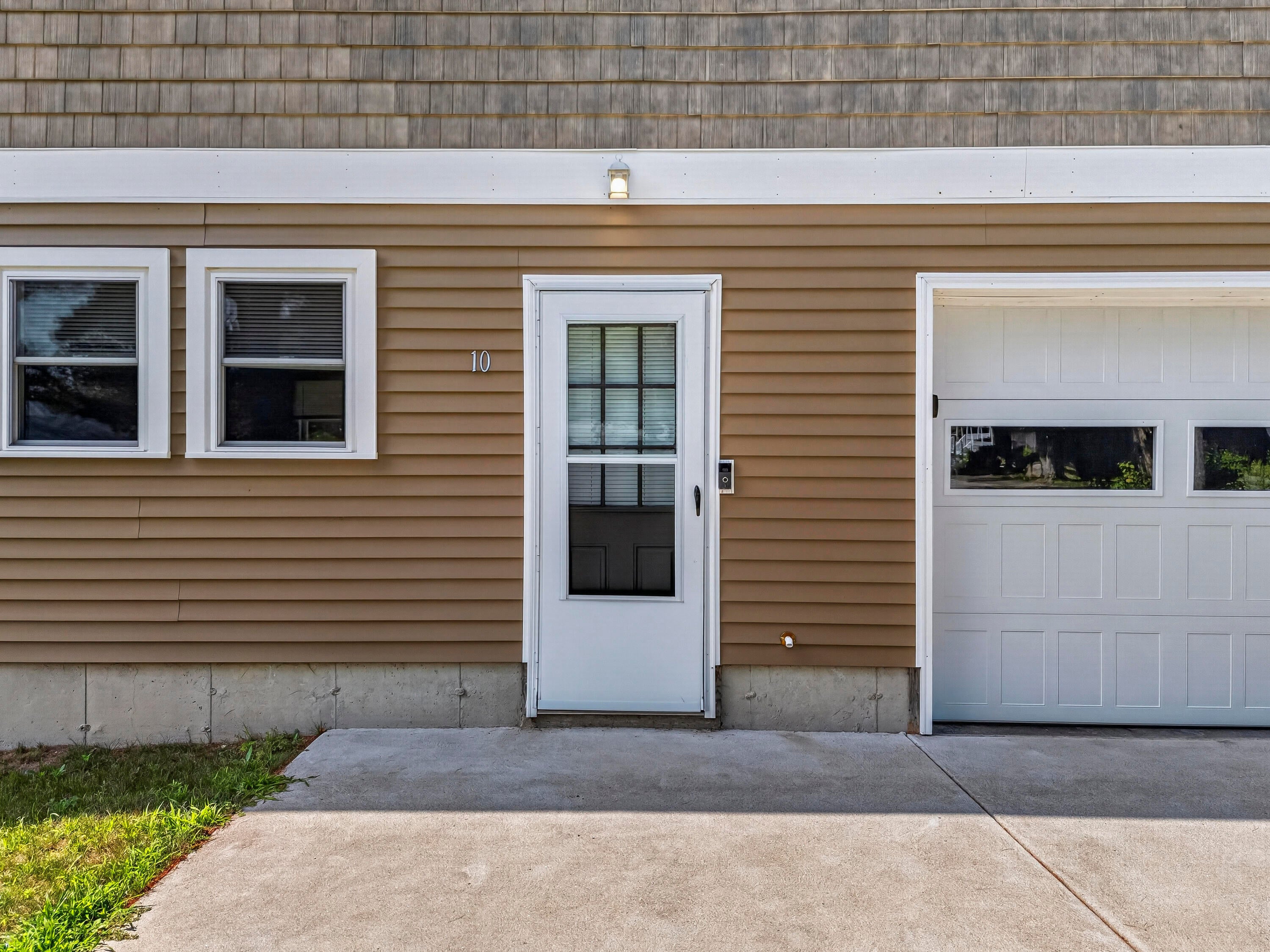10 Oceanside Avenue W