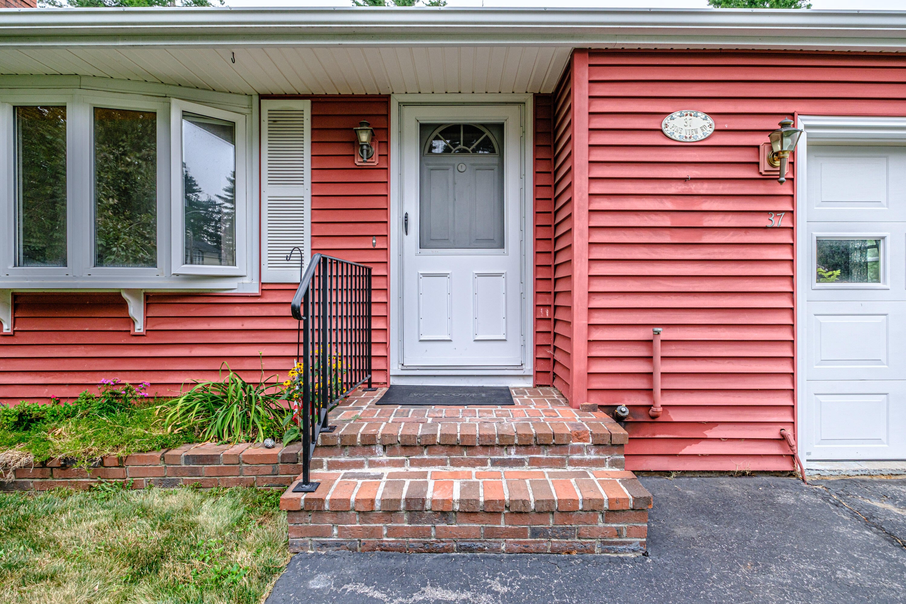 37 Pine View Road