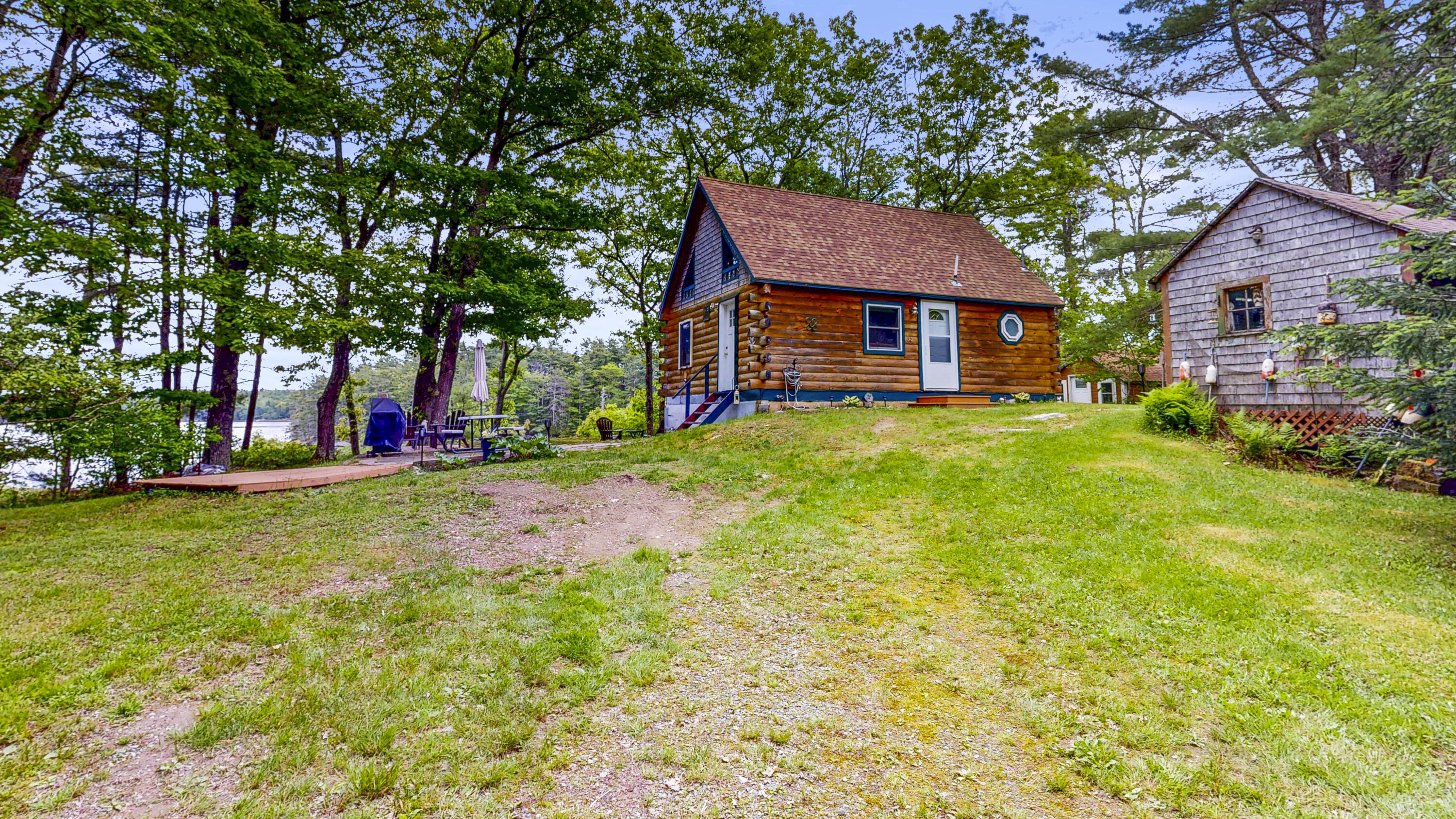 82 Rogers Neck