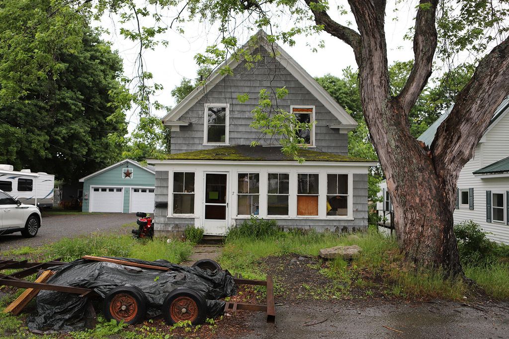 Photo of 7 Eastern Avenue, East Millinocket, ME 04430 (MLS # 1669391)