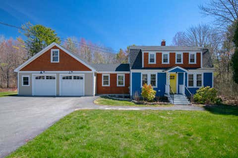 Photo of 275 Middle Road, Falmouth, ME 04105 (MLS # 1659876)