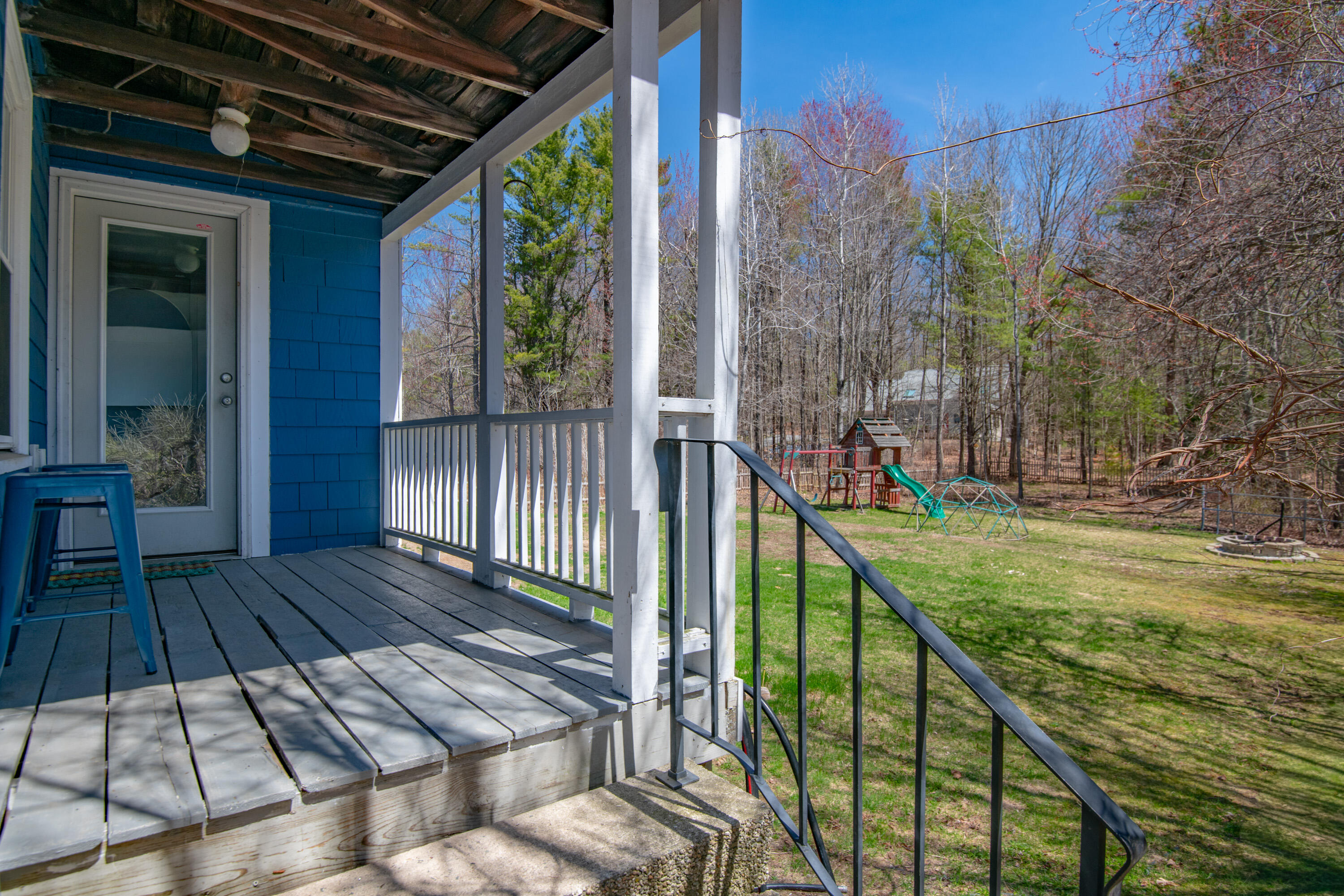 275 Middle Road