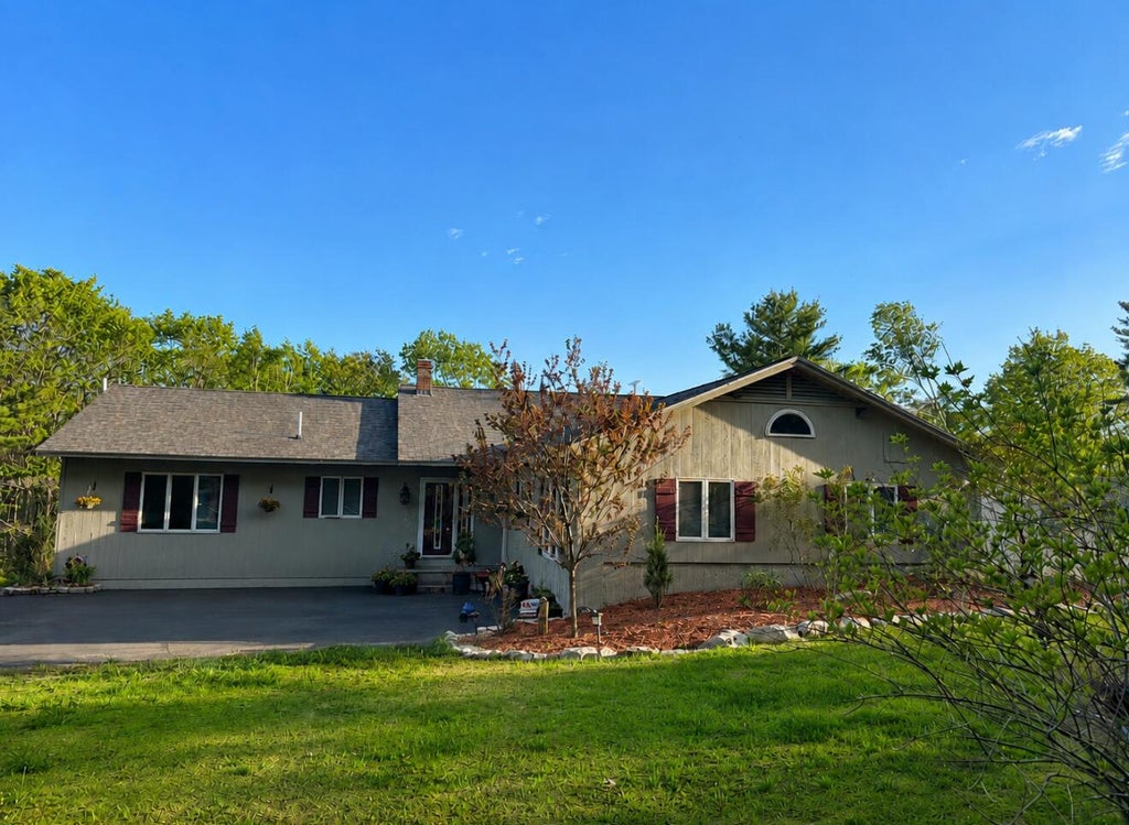 Photo of 28 Oakledge Hills Road, Raymond, ME 04071 (MLS # 1662776)