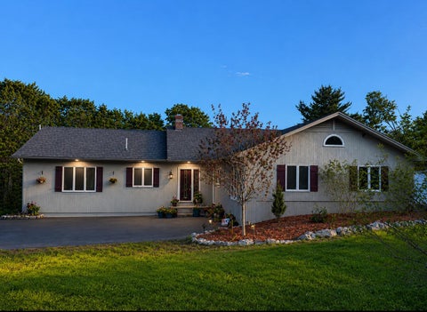 Photo of 28 Oakledge Hills Road, Raymond, ME 04071 (MLS # 1662776)