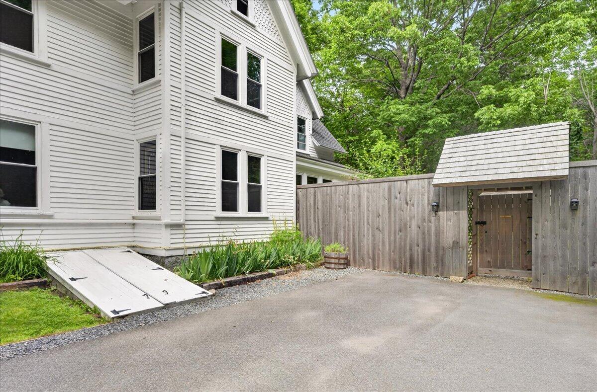 57 Ellsworth Road