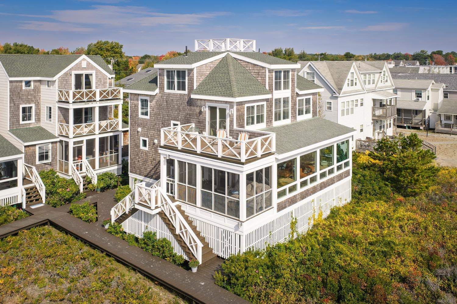 193 E Grand Avenue 10