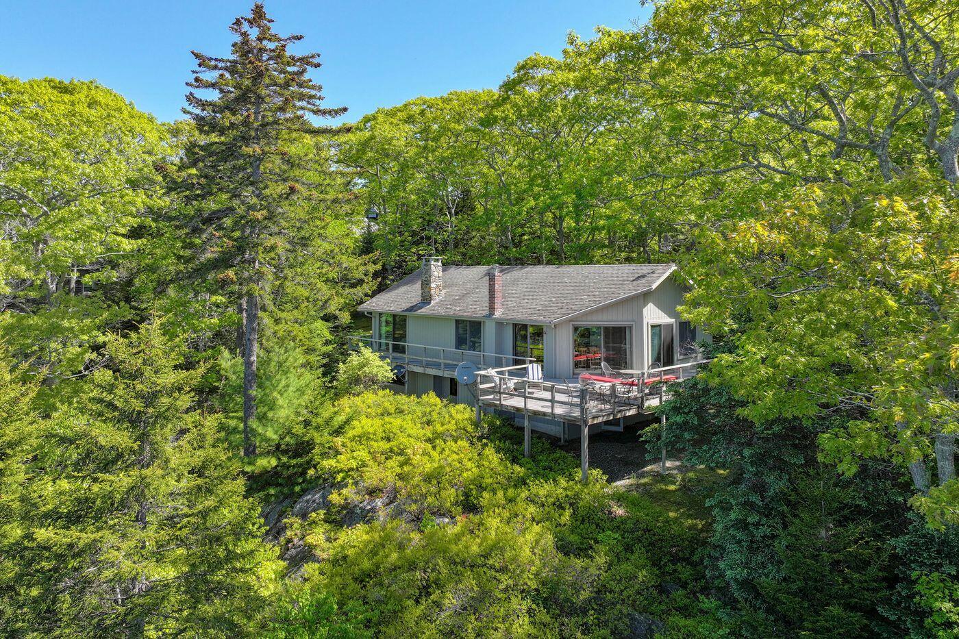 7 Loon Lane