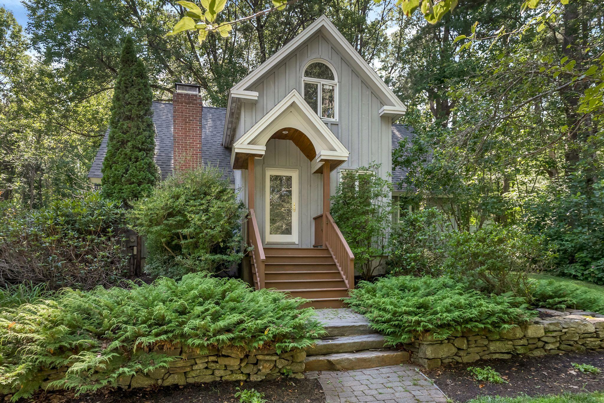 261 Cousins Street