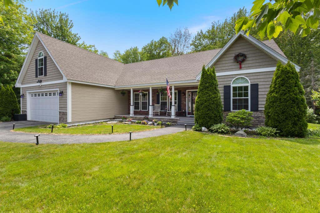 Photo of 6 Stanley Street, Old Orchard Beach, ME 04064 (MLS # 1666255)