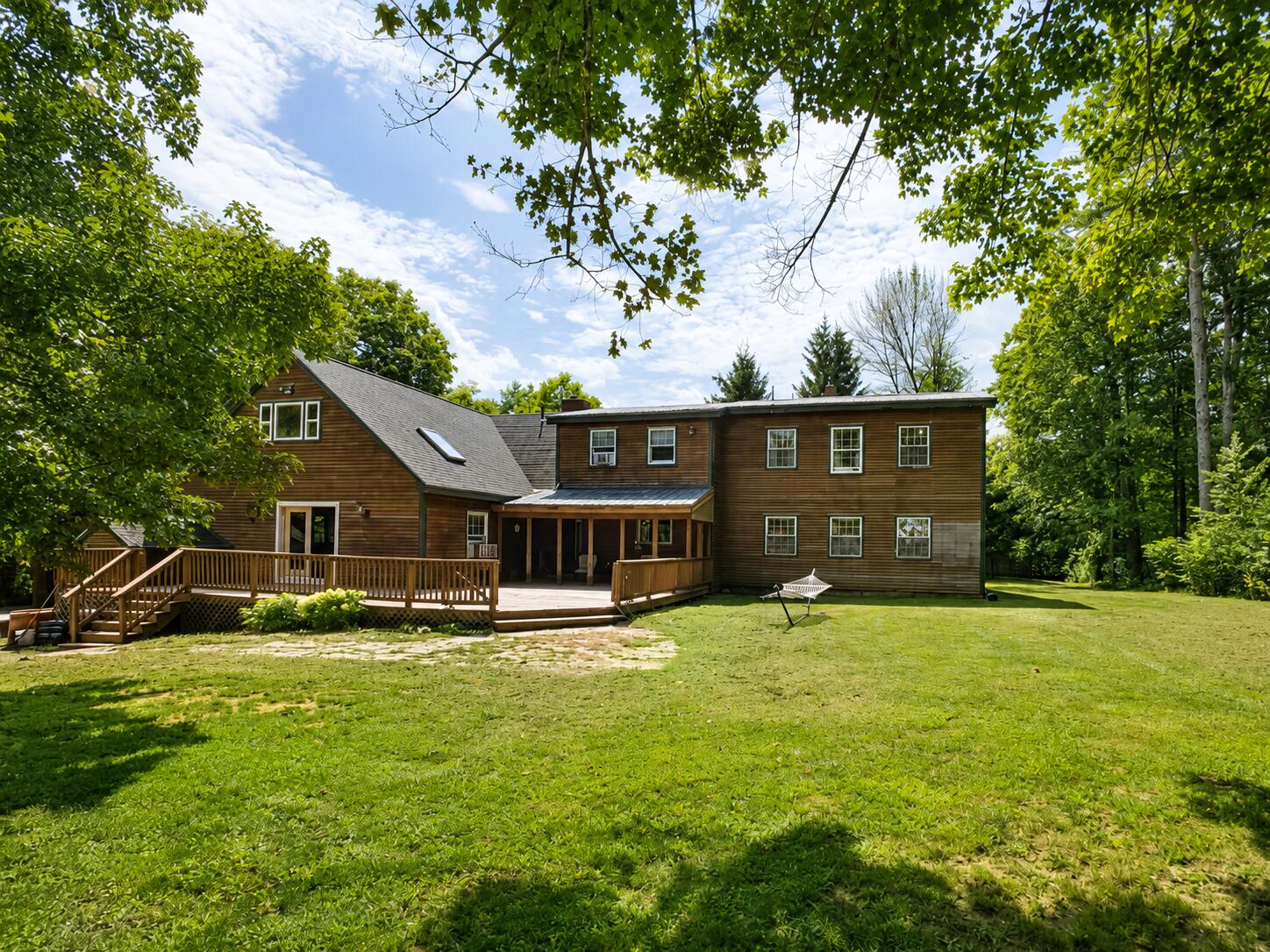 699 N High Street