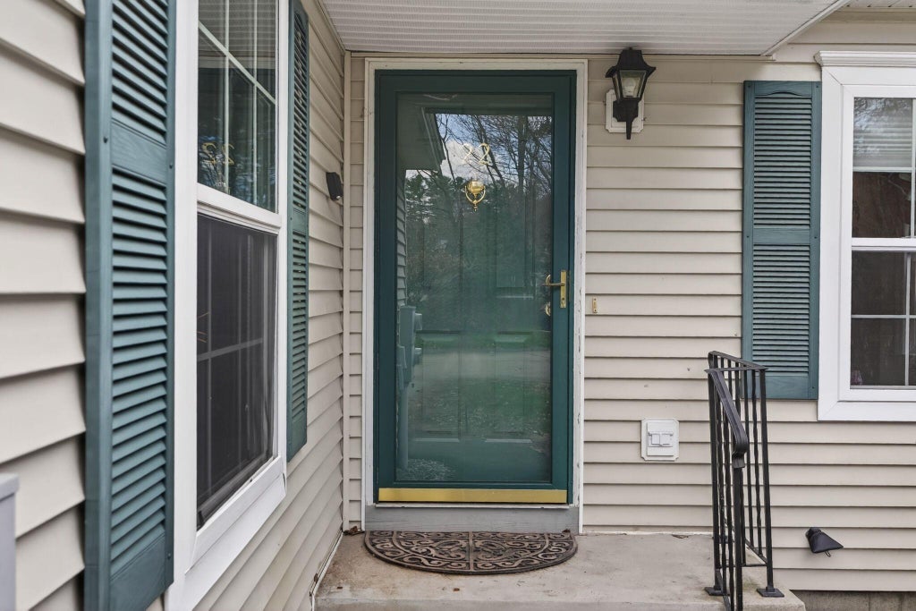 Photo of 22 Greenwich Way #40, Kennebunk, ME 04043 (MLS # 1658686)