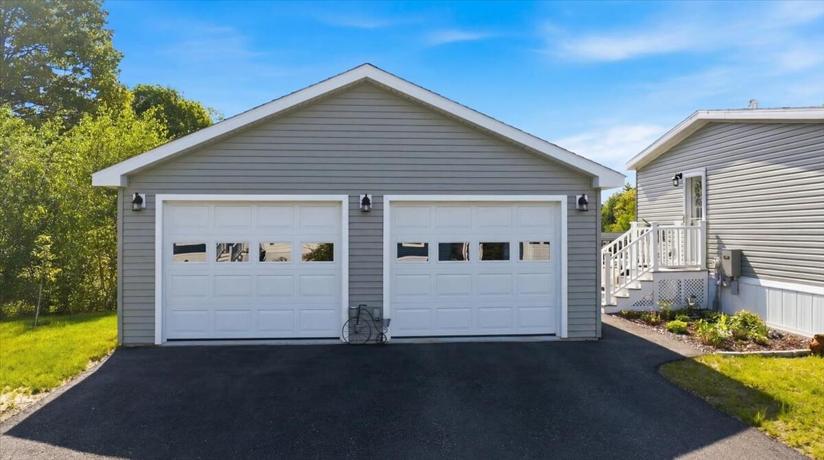22 Sunset Lane